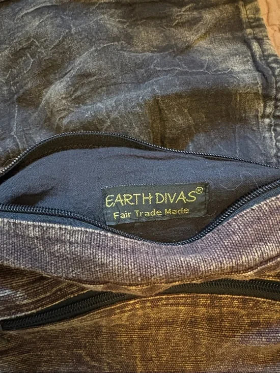 Handcrafted Patchwork Shoulder Bag in Multicolor - Picture 2 of 4